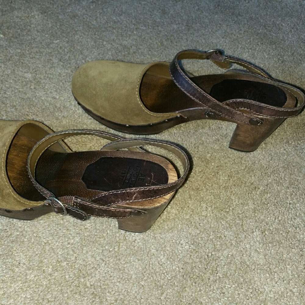 Shoes - Picture 3 of 5